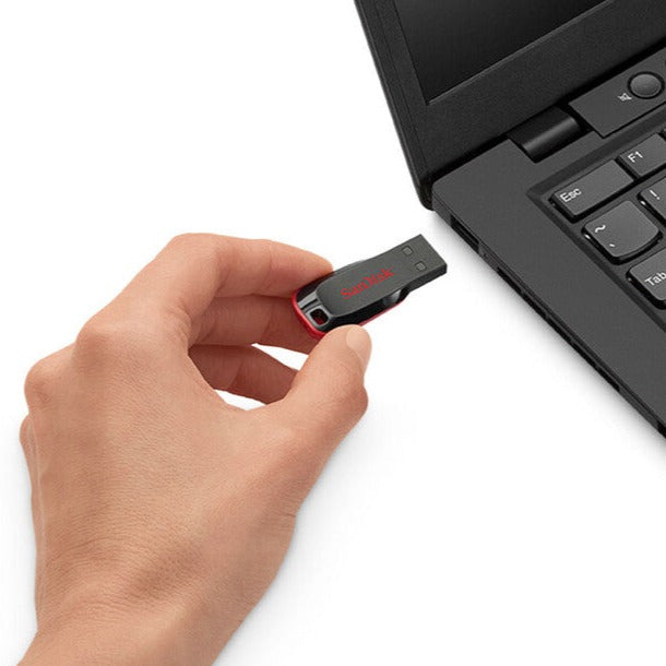 SANDISK 32gb Cruzer Blade Flash Disk | Flash Drives in Dar Tanzania