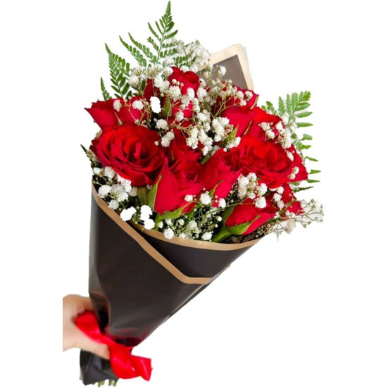 Snowy Red 45cm Fresh Flower Bouquet