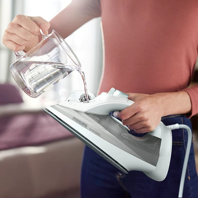 PHILIPS 2400w Steam iron DST5010 | Steam iron in Dar Tanzania